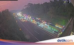 Jalan Tol Cipularang Ditutup